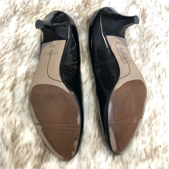 Nine West black patent pumps - size 5.5 - Picture 4 of 7